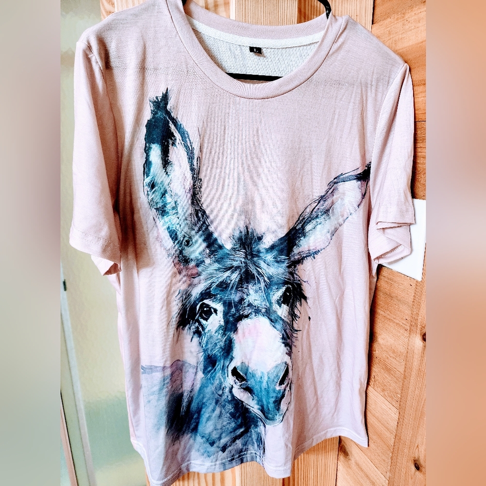 Large Top with the cutest donkey on it, NEW BUT NO TAGS!
